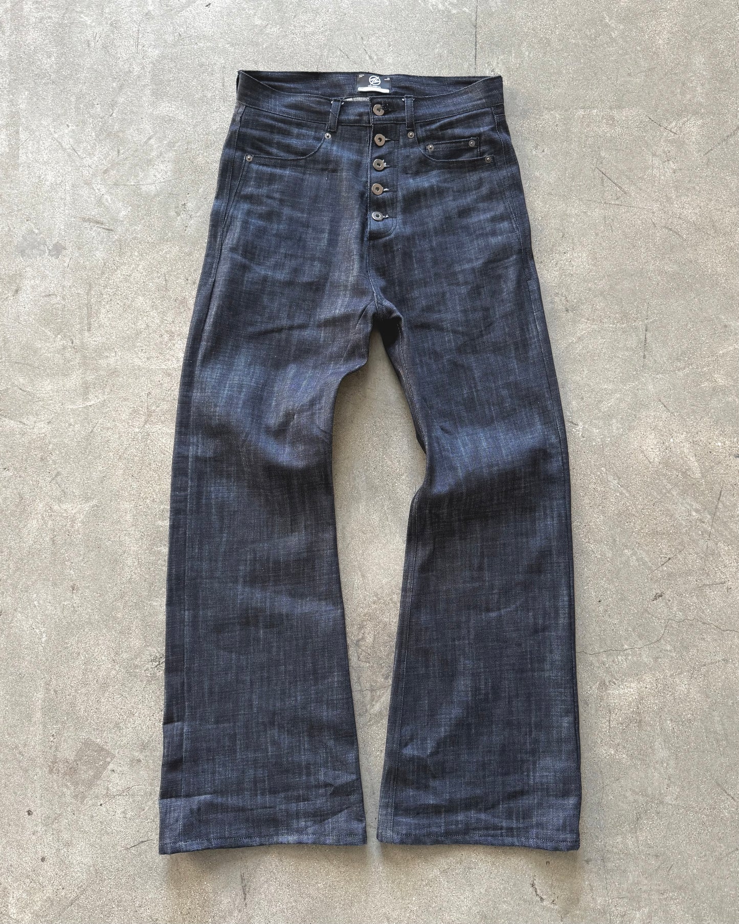BASE 0.2 - DRK INDIGO SLB - BOOTCUT RAW DENIM