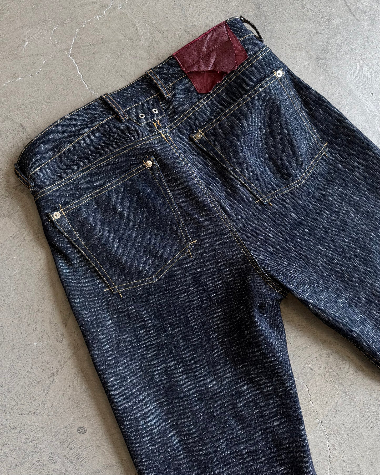 SPINE0.1 - INDIGO - 16OZ RAW SLUB DENIM (SLIM)