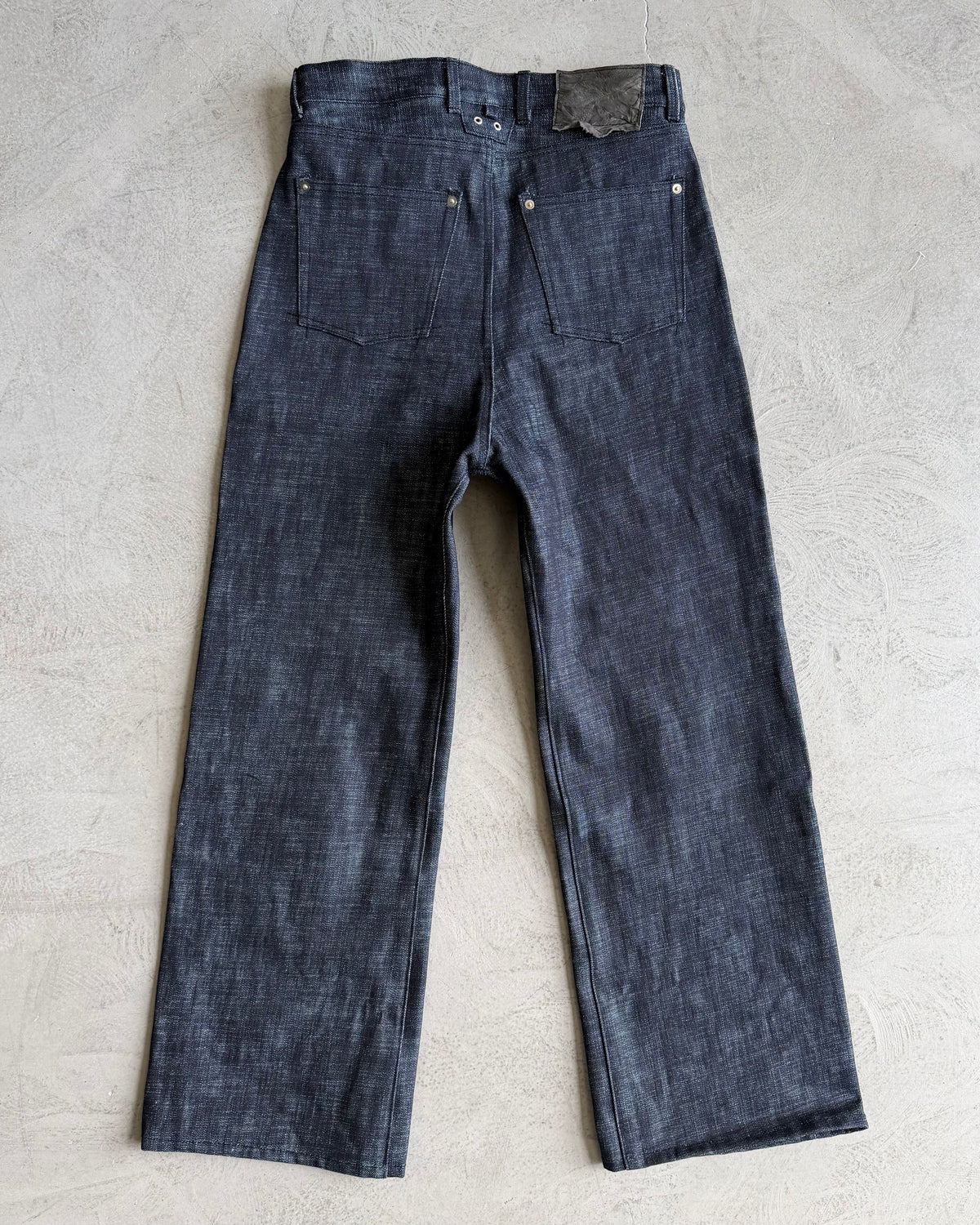 LINE0.1 - INDIGO- 16OZ CROSS HATCH DENIM
