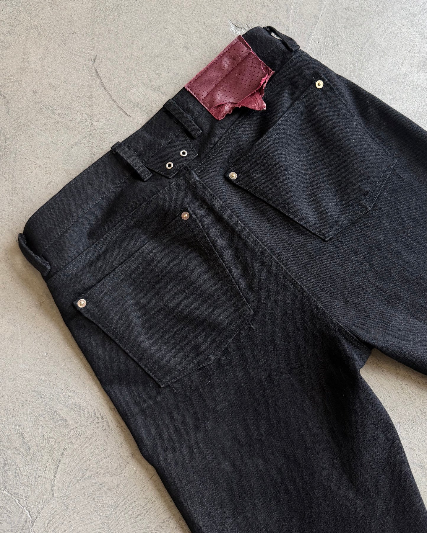 SPINE0.1 - BLACK - 16OZ RAW SLUB DENIM (SLIM)