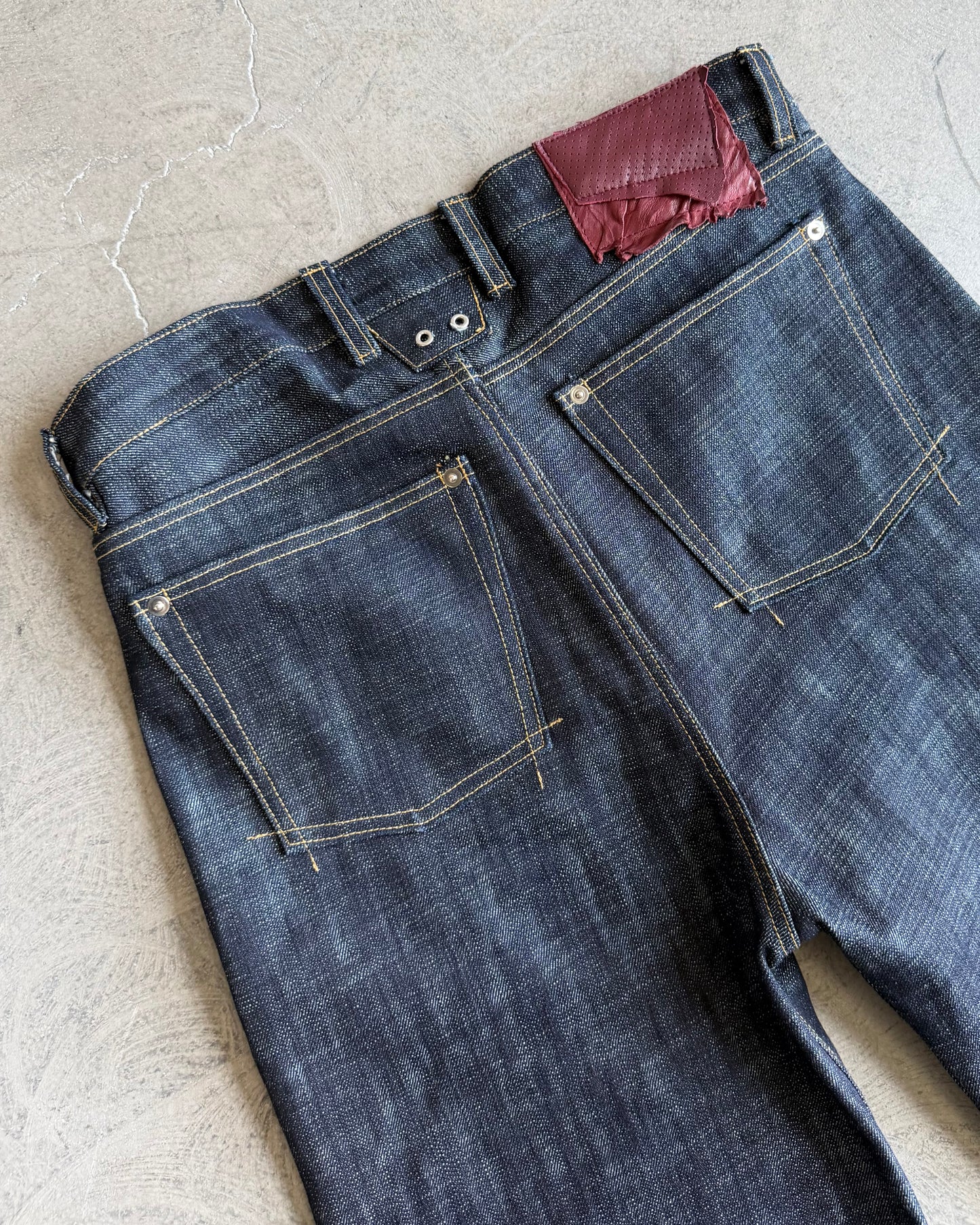 LINE0.1 - INDIGO - 16OZ RAW SLUB DENIM (WIDE)